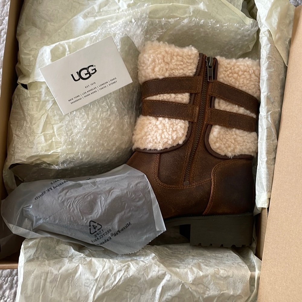 Ugh Blayre Boot III. Size 11. Chestnut.